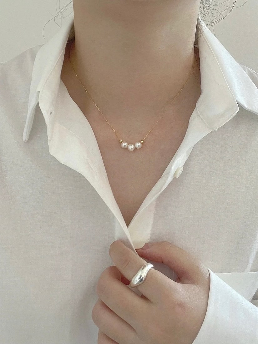 18K Gold Akoya Pearl Smile Necklace - 8