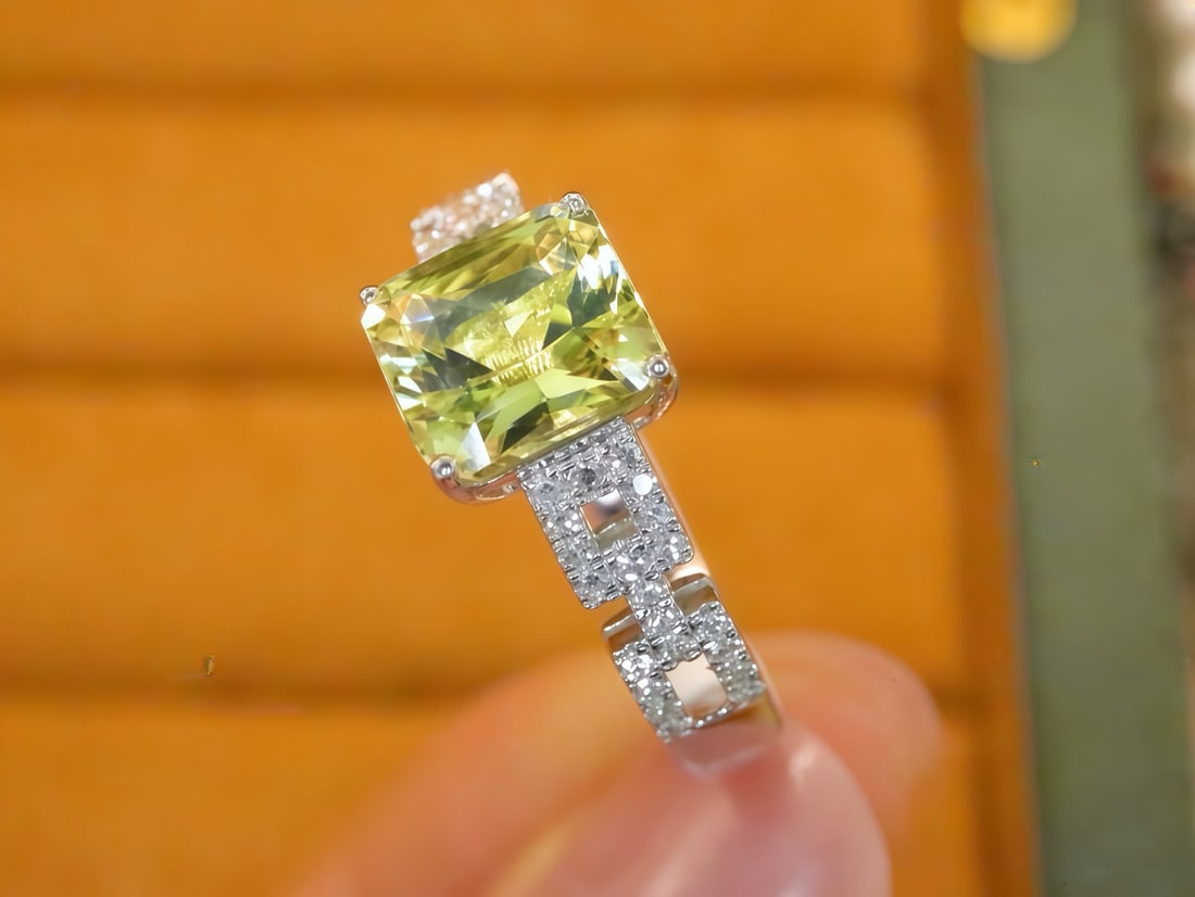 18K Gold Unheated Emerald Ring - 3