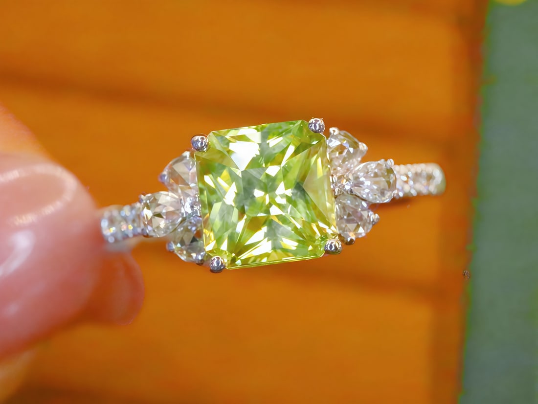 18K Gold Unheated Green Beryl Ring - 2