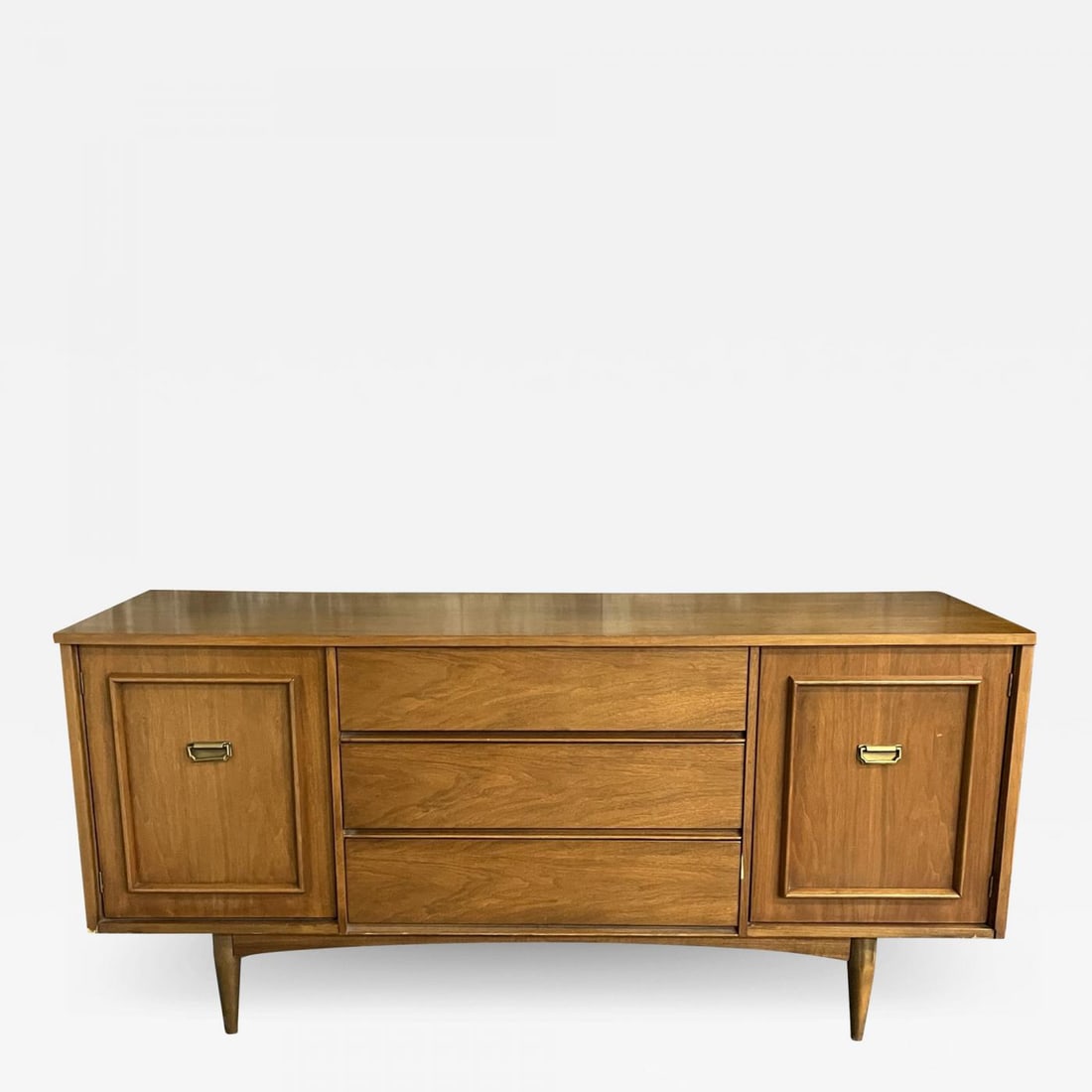 Mid-Century Modern Dresser, Chest or Sideboard, Walnut: Title: Mid-Century Modern Dresser, Chest or Sideboard, Walnut Description: Mid-Century Modern Dresser, Chest or Sideboard, Walnut A mid century modern dresser having three center drawers flanked by tw