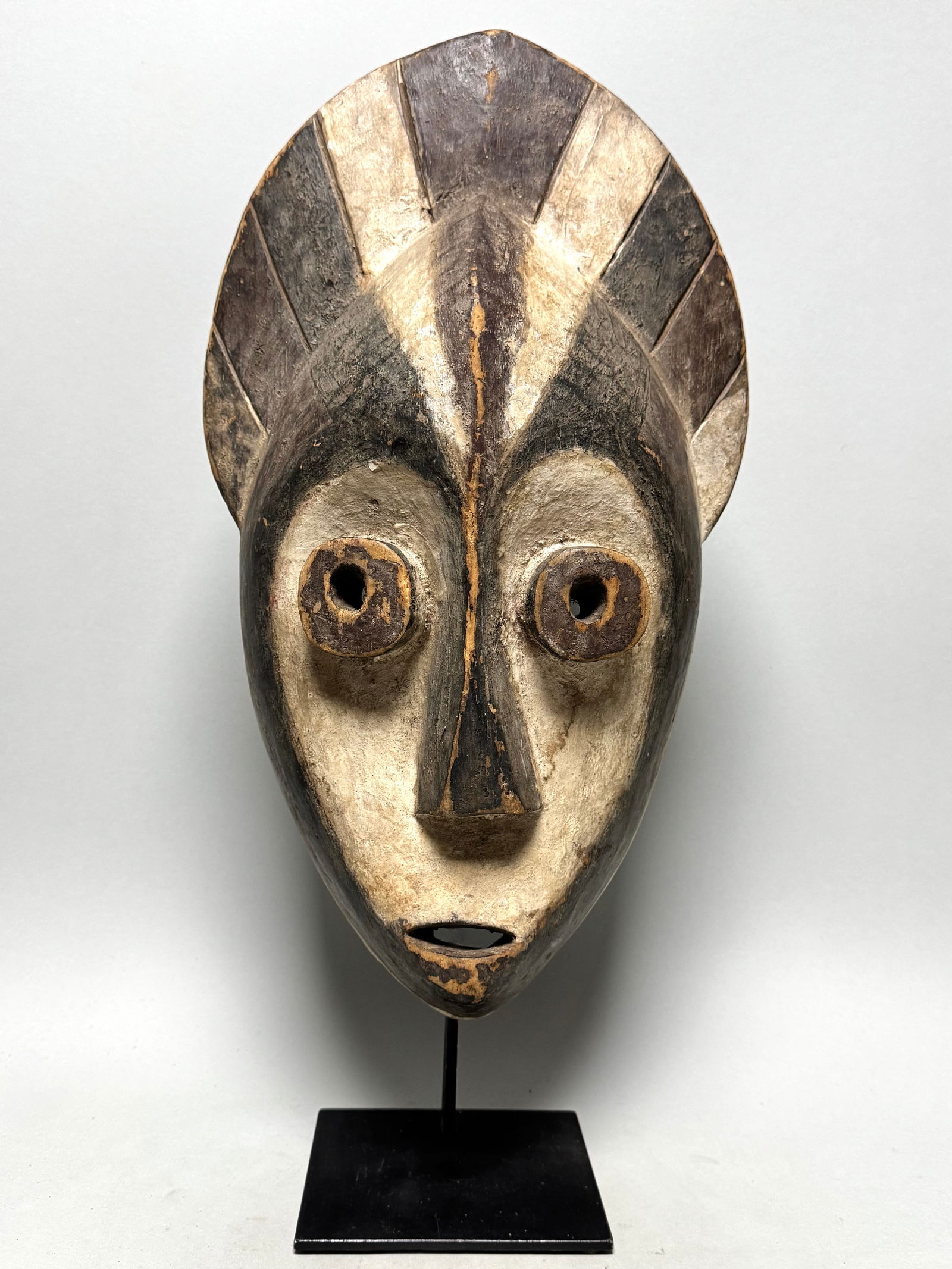 Malade Mask - Pende - DR Congo (1 of 11)