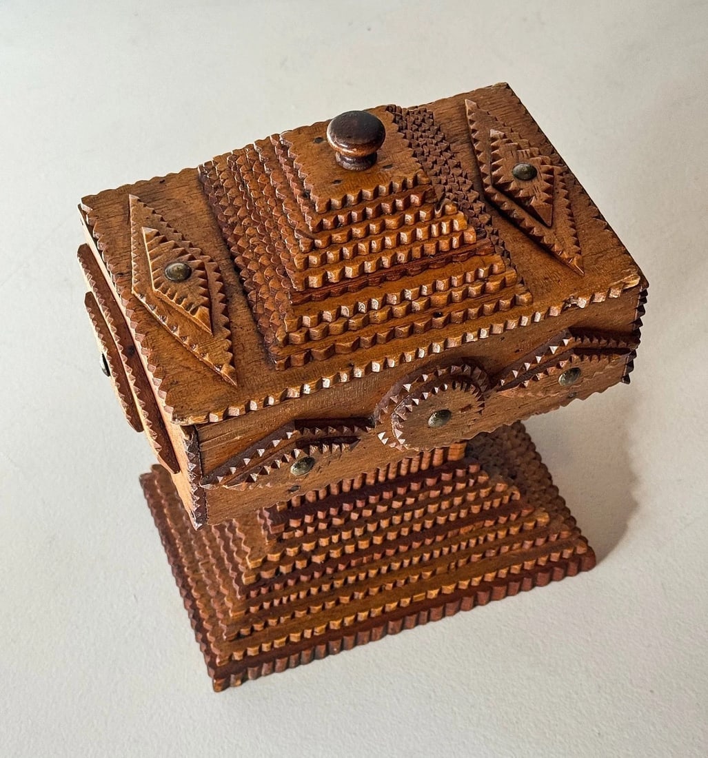 Intricate Deeply Layered Tramp Art Pedestal Box Cigar Box Construction Folk Art - 5