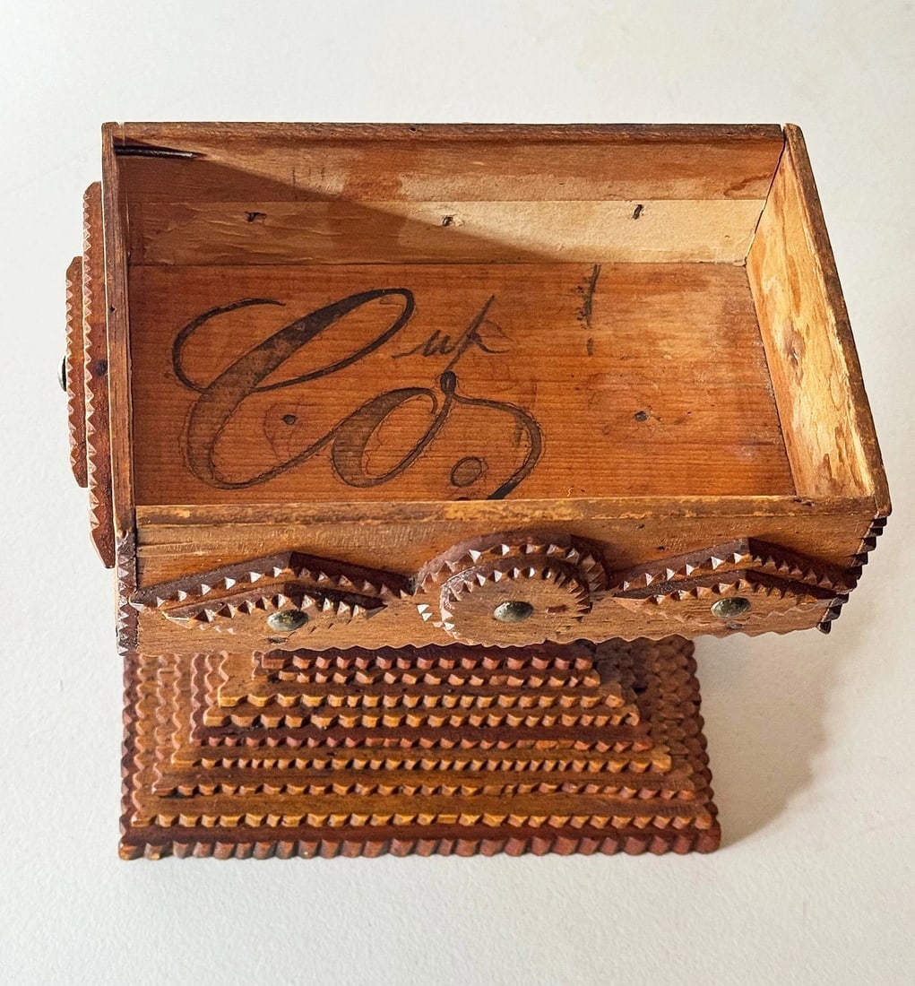 Intricate Deeply Layered Tramp Art Pedestal Box Cigar Box Construction Folk Art - 6