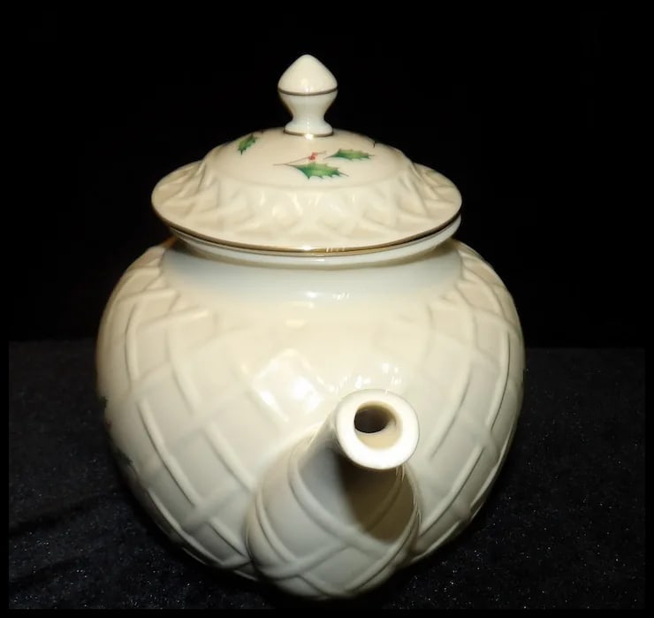 Lenox Dimensions Series Holly Berries with Gold Accents Teapot - 3