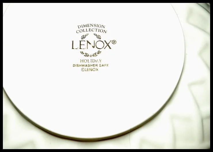 Lenox Dimensions Series Holly Berries with Gold Accents Teapot - 8