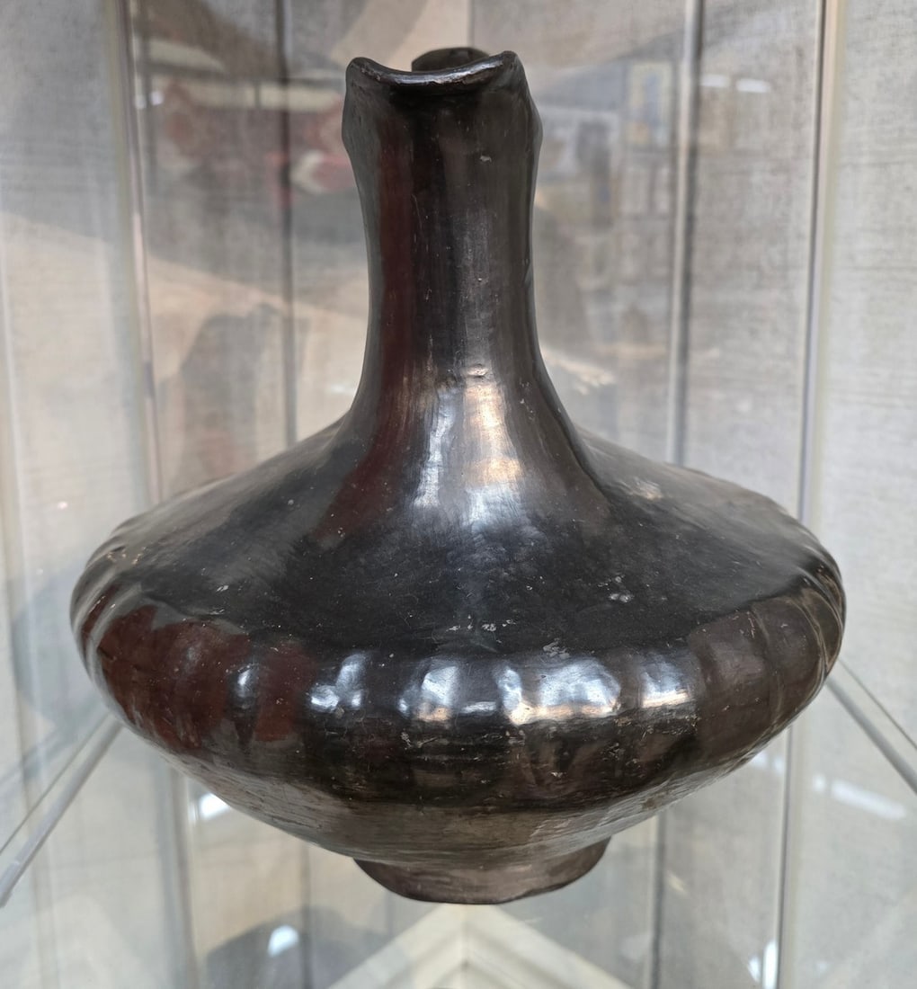 Santa Clara Pueblo wedding vase - 2