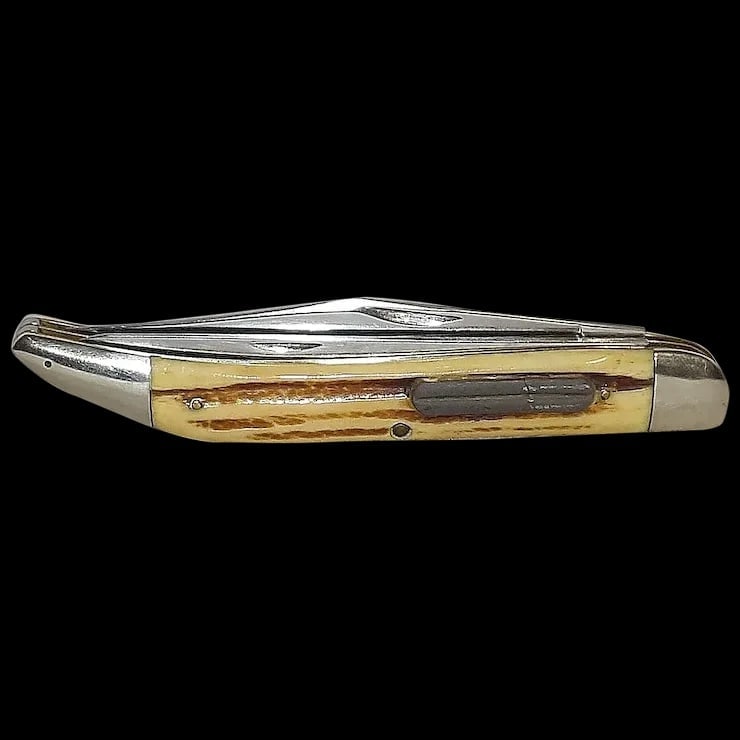 Queen Cutlery Co. #46 Toothpick Fish Knife in Winterbottom Bone: Queen Cutlery Co. #46 Toothpick Fish Knife in Winterbottom Bone: 5 ” closed; Production date 1958 -1960, , Q STEEL tang stamp, genuine Winterbottom bone handles with no chips or cracks, sharpeni