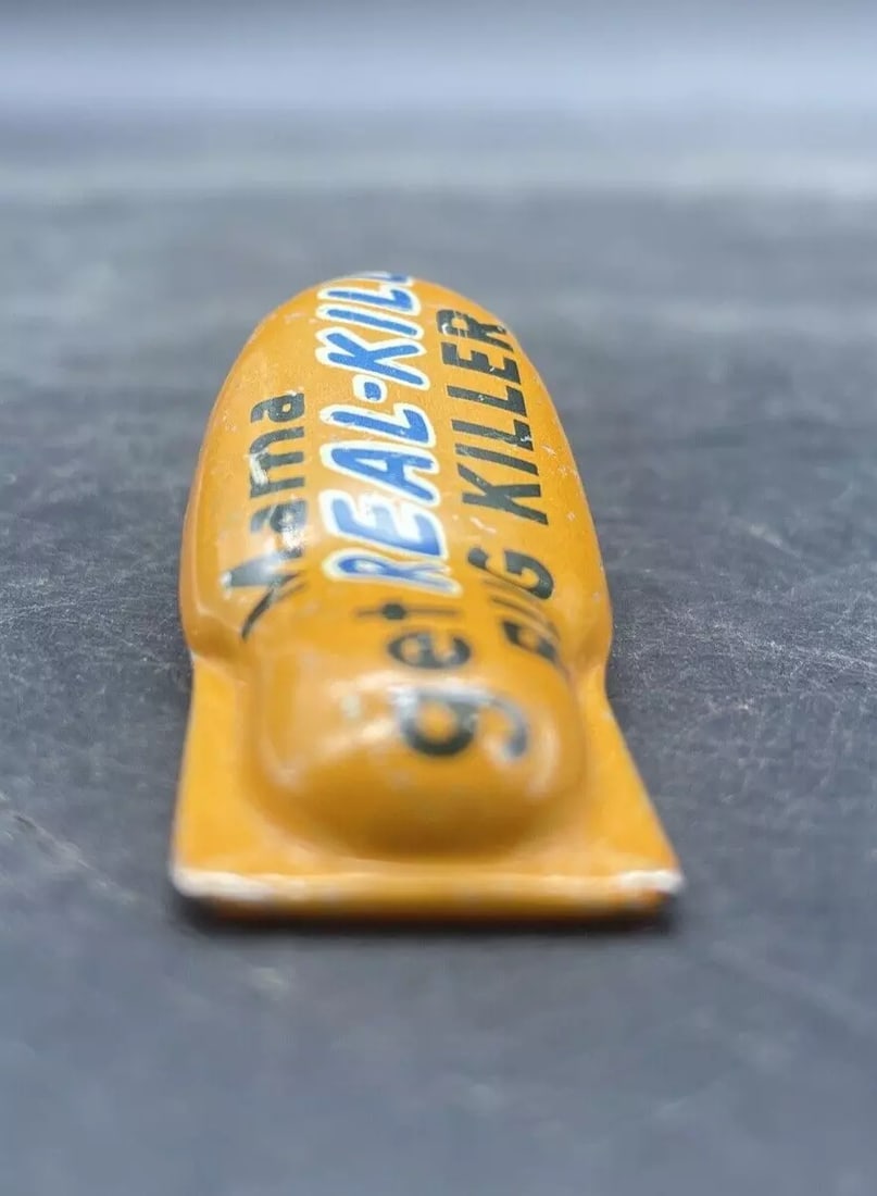 VINTAGE TIN LITHO CLICKER CLACKER NOISEMAKER MAMA GET REAL KILL Bug Killer - 4