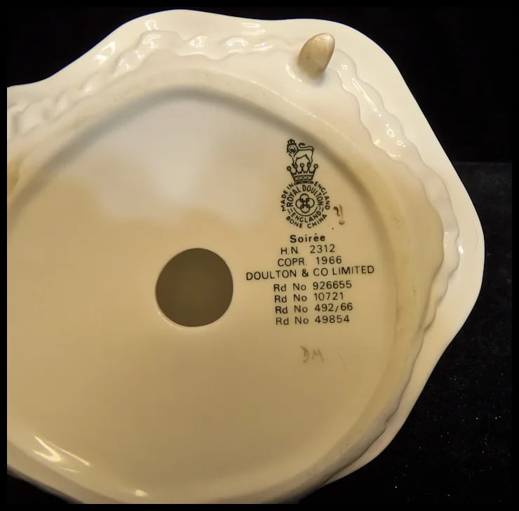 Royal Doulton Soirée HN 2312 Fine Bone China Figurine - 8