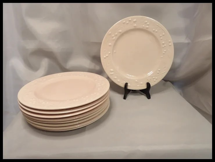 TRE CL Italian Pink Dinner Plates with Berry and Vines - 2