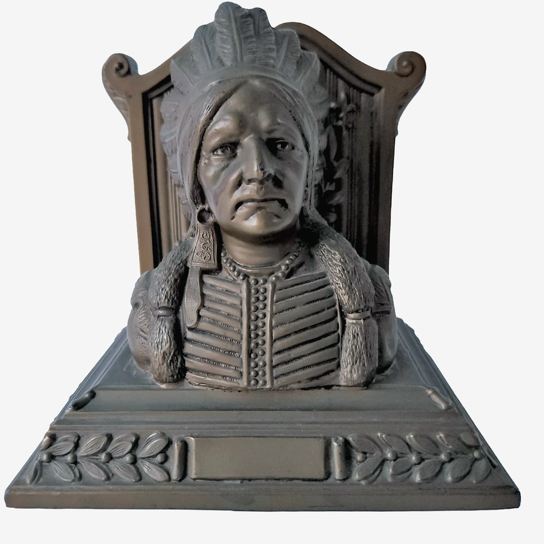 Bronze Bust Native American Chief Bookend Doorstop: Title: Bronze Bust Native American Chief Bookend Doorstop Description: Possibly early to mid-20th century Marked Made in USA Very solid piece. Weighs 5 lbs. Measures 6X6X4” Date Period: Material
