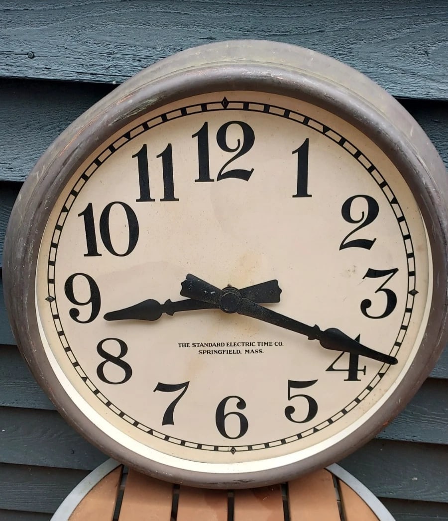 Brass antique Standard Slave Clock 21 Inches Diameter: Great looking piece in good condition. Purchased from an estate. I will straighten the bend before shipping. Some heavy scratches on edge. Shipping costs include insurance. Shipping: Domestic: Flat-ra