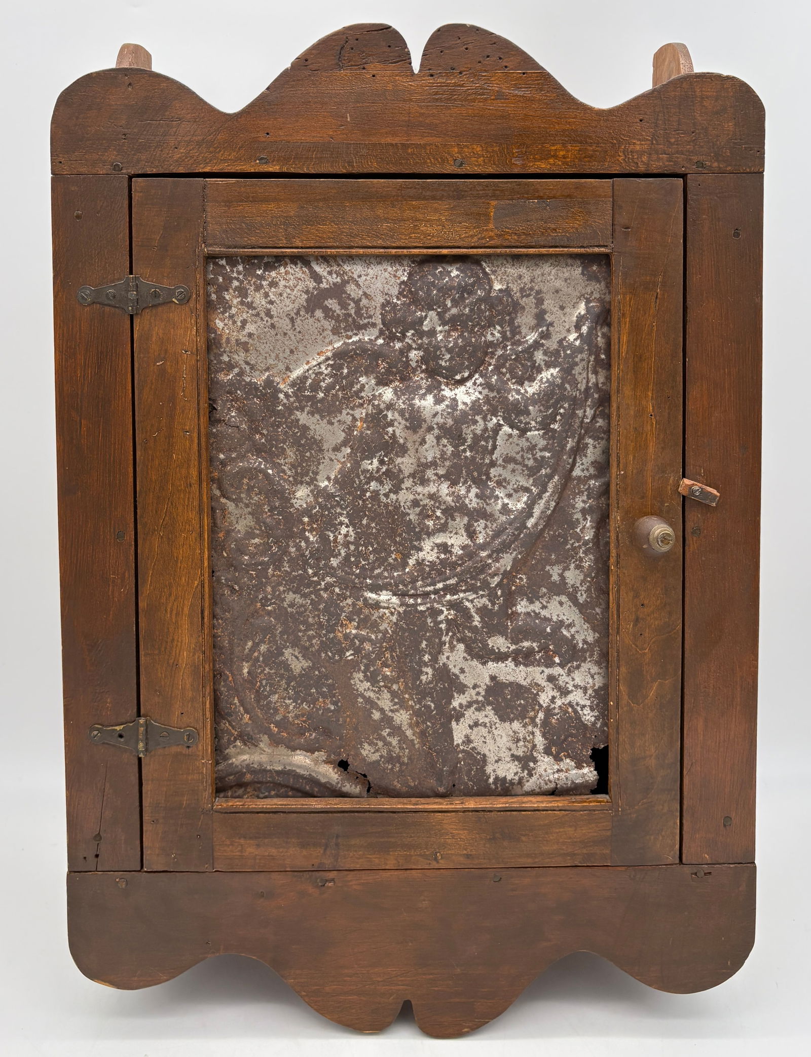 Primitive Pennsylvania Dutch Folk Art Tin Spice Piesafe Cabinet Cherub Angel: Date/Period: UNKNOWN Dimension: Approx 25" tall x 17" x 7" Material: MIXED MATERIALS Additional Information: Primitive Pennsylvania Dutch Folk Art Tin Spice Piesafe Cabinet Cherub Angel Shipping: Dome