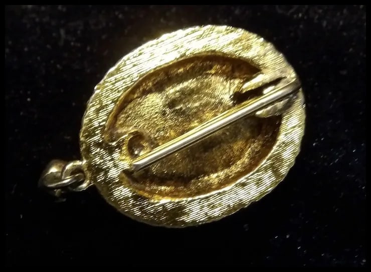 Victorian Carnival Glass Blouse Clip with Chain for Necklace - 5