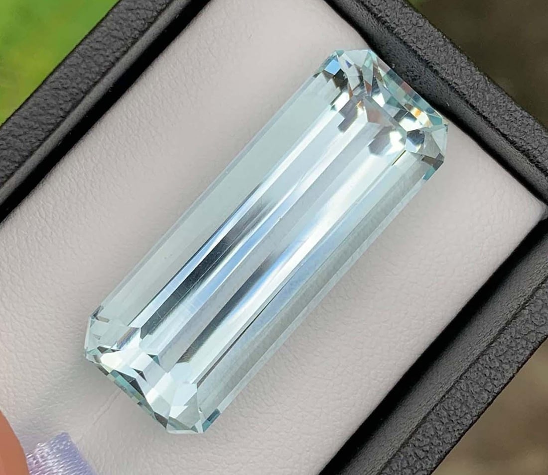 Natural Aquamarine Gemstone: 35.73 Carat Emerald Cut, Pakistan Origin: Title: Natural Aquamarine Gemstone: 35.73 Carat Emerald Cut, Pakistan Origin Description: Materials: Gemstone: Aquamarine Natural Aquamarine Gemstone, Emerald Cut Aquamarine Gemstone From Skardu Pakis