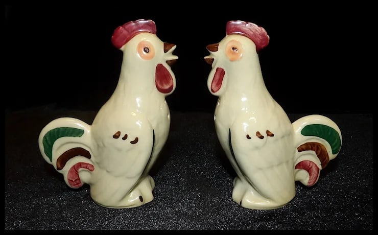 Shawnee Pottery Chanticleer Rooster Salt and Pepper Shaker - 2