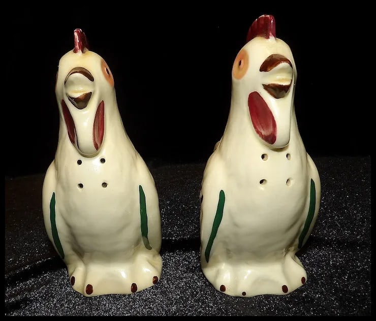 Shawnee Pottery Chanticleer Rooster Salt and Pepper Shaker - 3