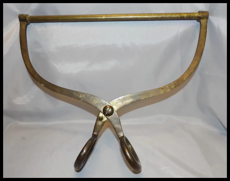 Vintage Brass Decorative Ice Block Tongs Towel Bar - 3