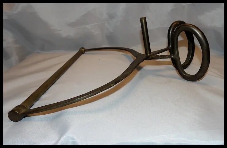 Vintage Brass Decorative Ice Block Tongs Towel Bar - 4