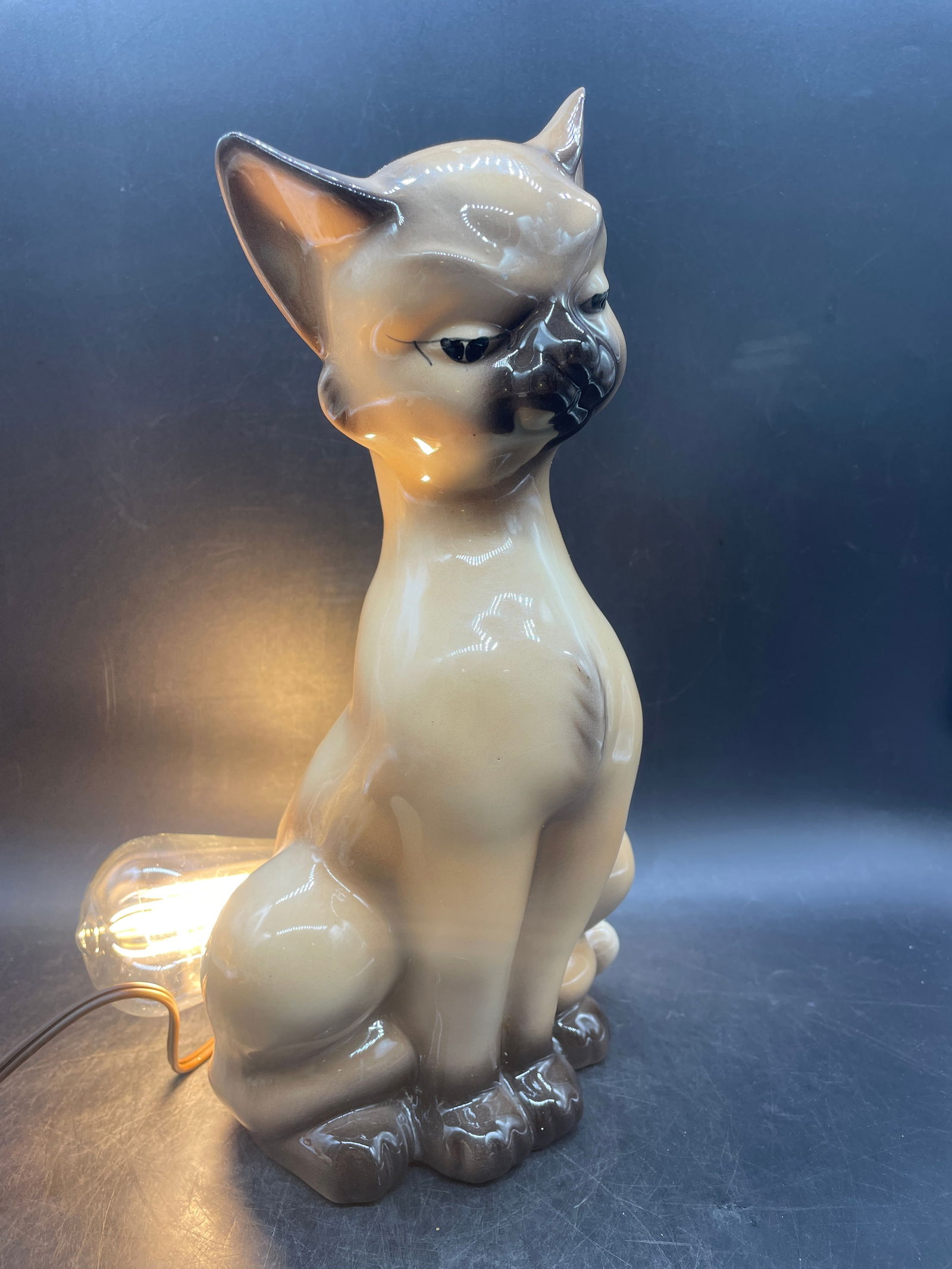 Vintage 1950s Maddux of California Siamese Cat TV Table Lamp - 3