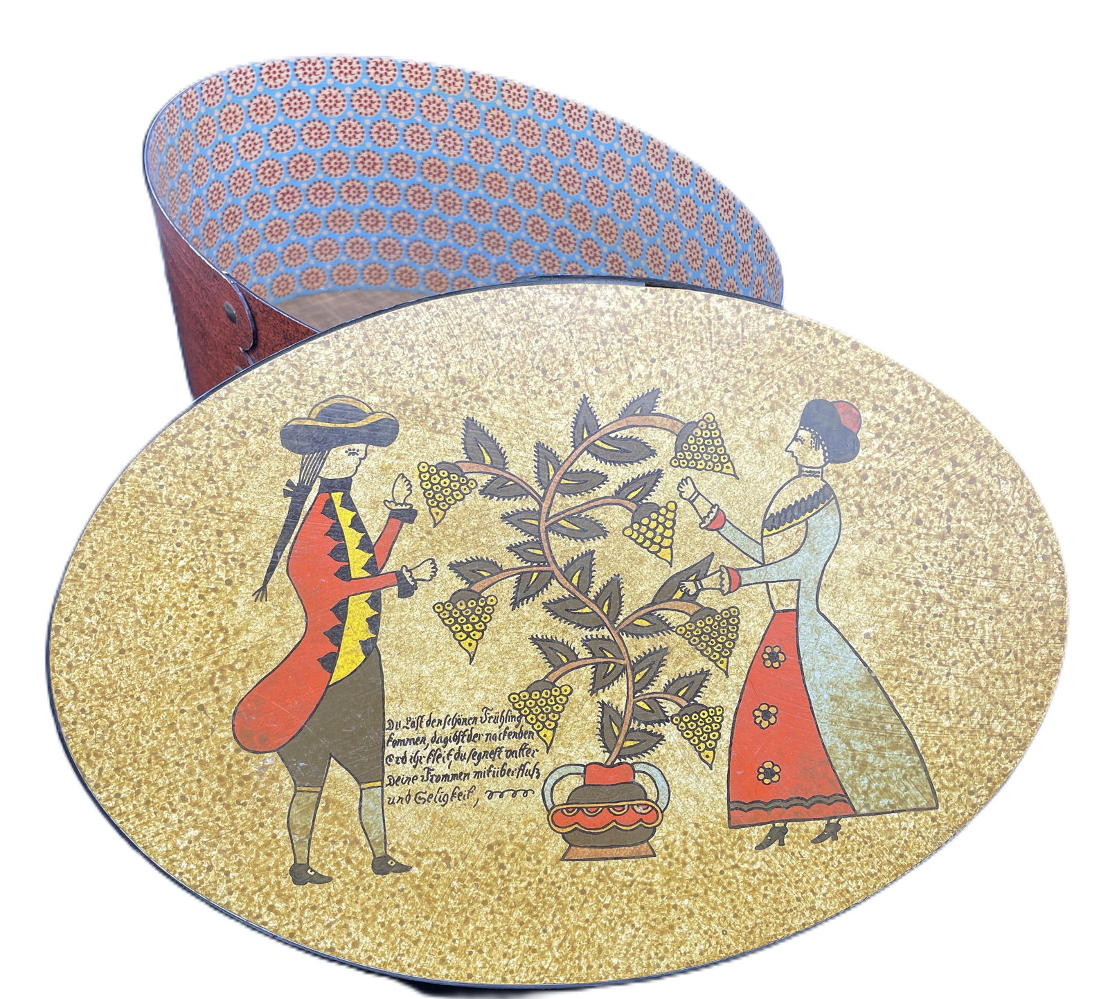 Wilton & Lee Ltd Shaker Oval Wood Pantry Box Pennsylvania Dutch German Couple: Date/Period: unknown Dimension: APPROX 11 .5 X 5.75 X 8 Material: wood Additional Information: The Wilton & Lee Ltd Shaker Oval Wood Pantry Box is a vintage original sewing box handmade of wood, featu