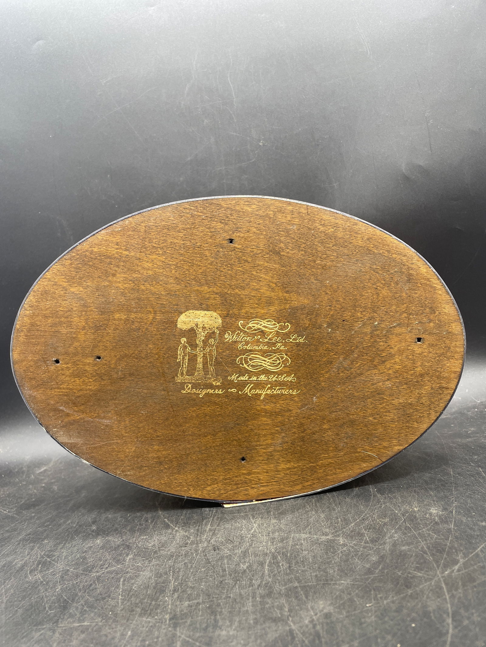 Wilton & Lee Ltd Shaker Oval Wood Pantry Box Pennsylvania Dutch German Couple - 7