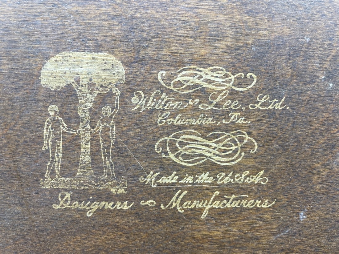 Wilton & Lee Ltd Shaker Oval Wood Pantry Box Pennsylvania Dutch German Couple - 8