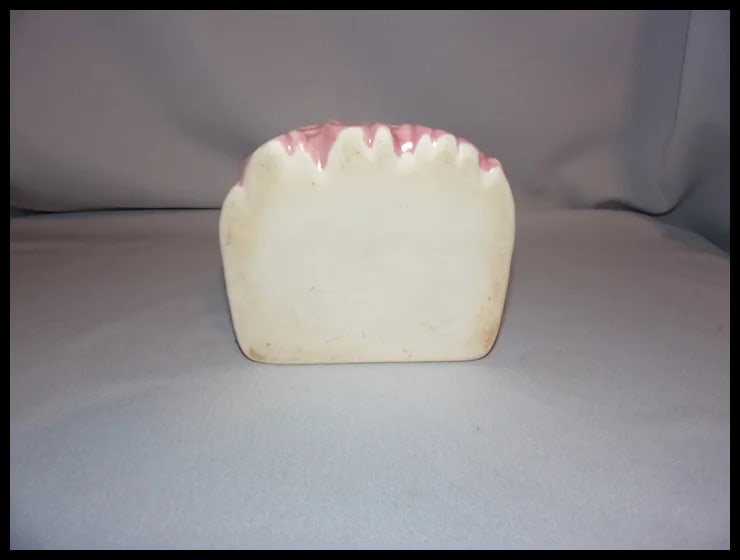 Vintage 1950s Victorian Couple Pink Pottery Planter - 6