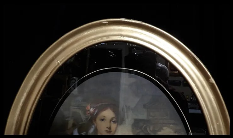 Antique Large Oval Gesso Frame with Reverse Painted Black Oval and English Print - 10