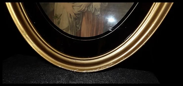Antique Large Oval Gesso Frame with Reverse Painted Black Oval and English Print - 9