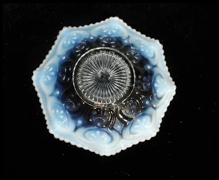 Northwoods Cashew Clear Opalescent Glass Bowl w/Beaded & Ruffled Edge - 4