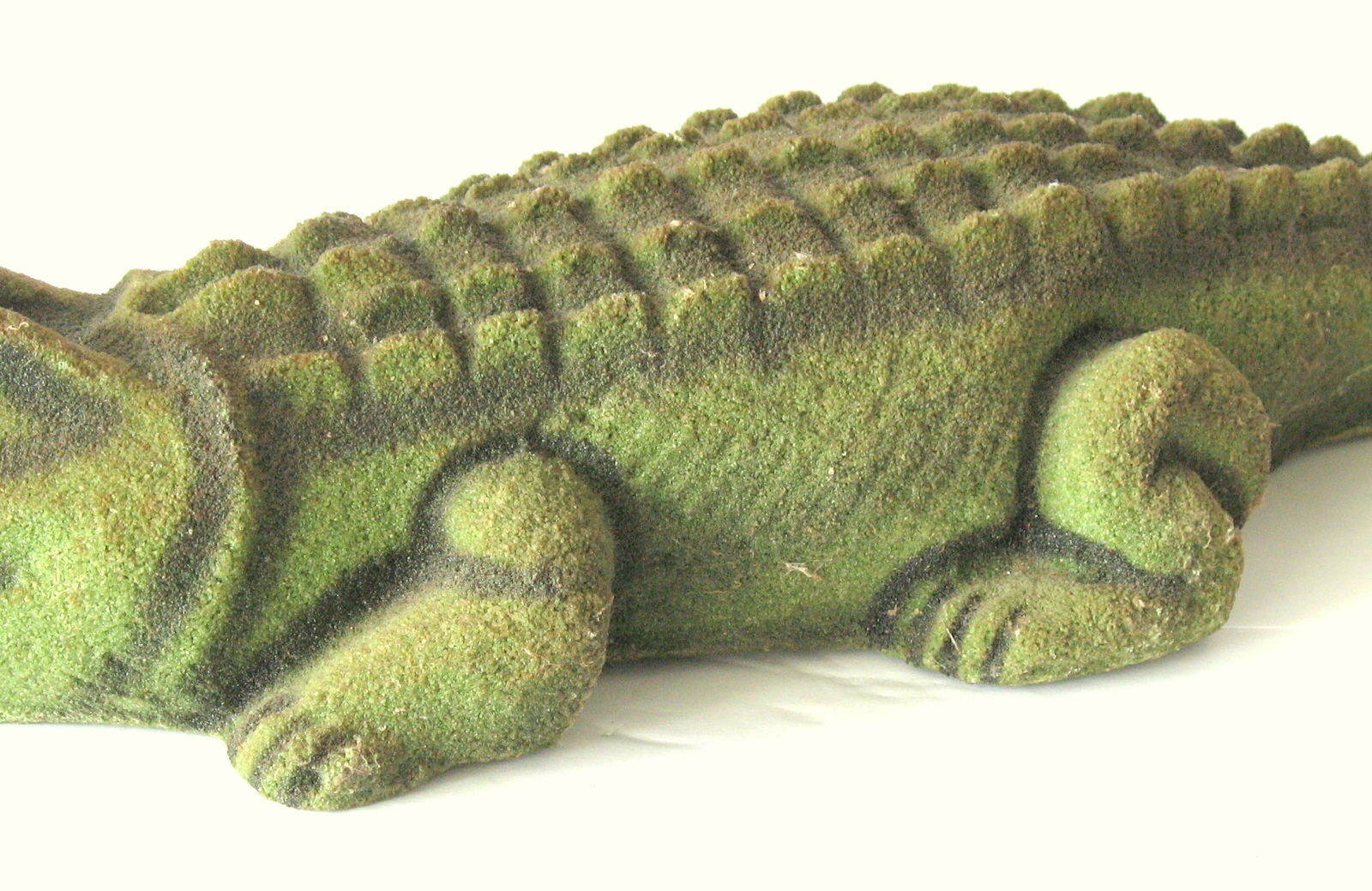 Vintage composition folk art alligator figure. - 5