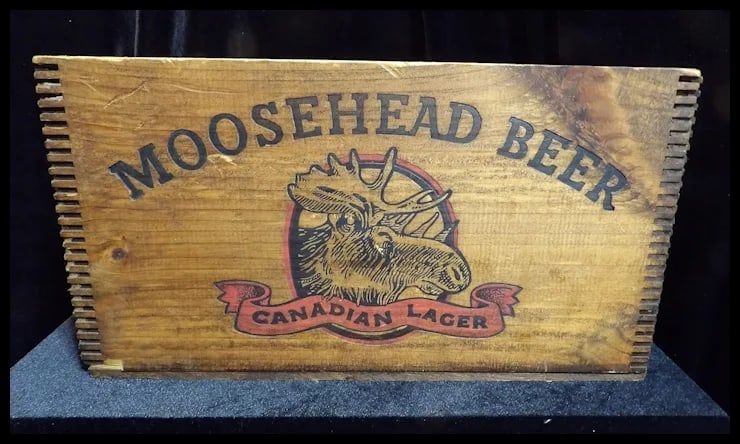 Vintage Moosehead Canadian Lager Beer Crate Dovetail Wood Box - 11