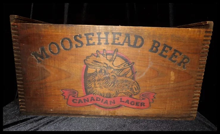 Vintage Moosehead Canadian Lager Beer Crate Dovetail Wood Box - 4