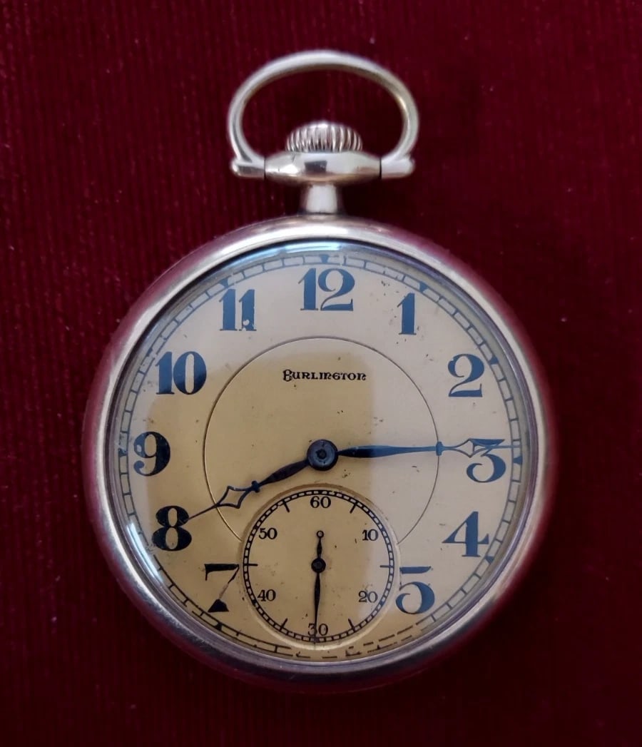 antique pocket watch Gf case PRR Burlington 21 Jewel Railroad: Great looking piece in excellent condition. Minimal wear. I'm not a knowledgeable watch dealer I believe marks on back of case are for Pennsylvania Railroad. Great looking piece .Case marked 14 Kt gol