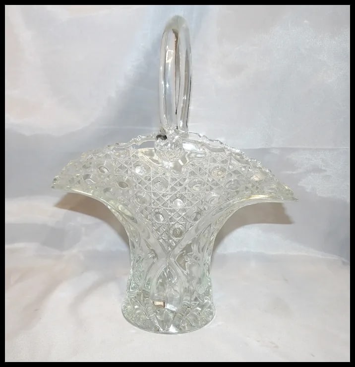 L. E. Smith Buttons and Daisy Brides Basket - 10