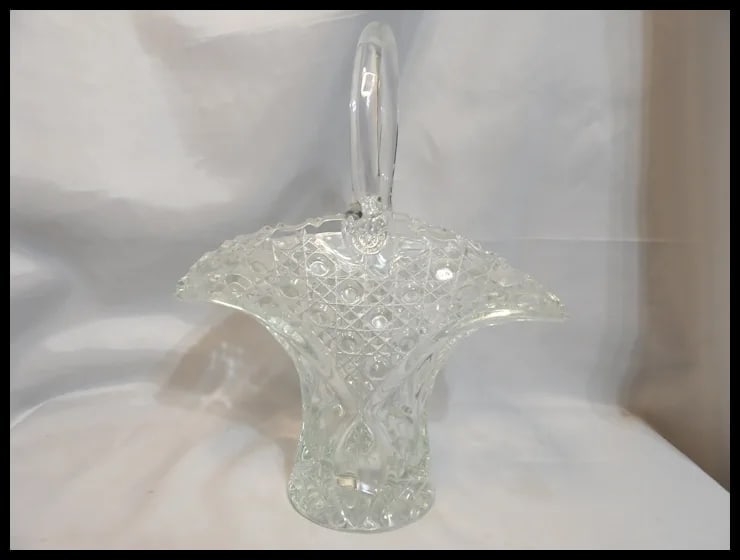 L. E. Smith Buttons and Daisy Brides Basket - 2