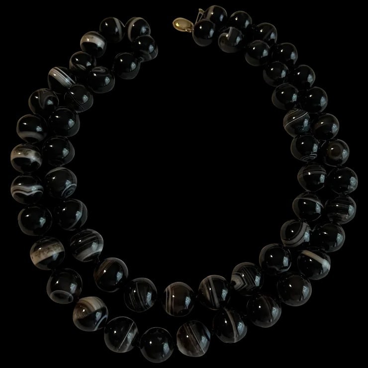 Amazing Vintage Agate Beaded Necklace 34" 14k clasp: Beautiful long strand of round banded agates beads, old, smooth, 34 inches long. With 14k Gold stamped 585 on clasp. Photos just simply do not do this necklace justice. The banded agates are just gorg