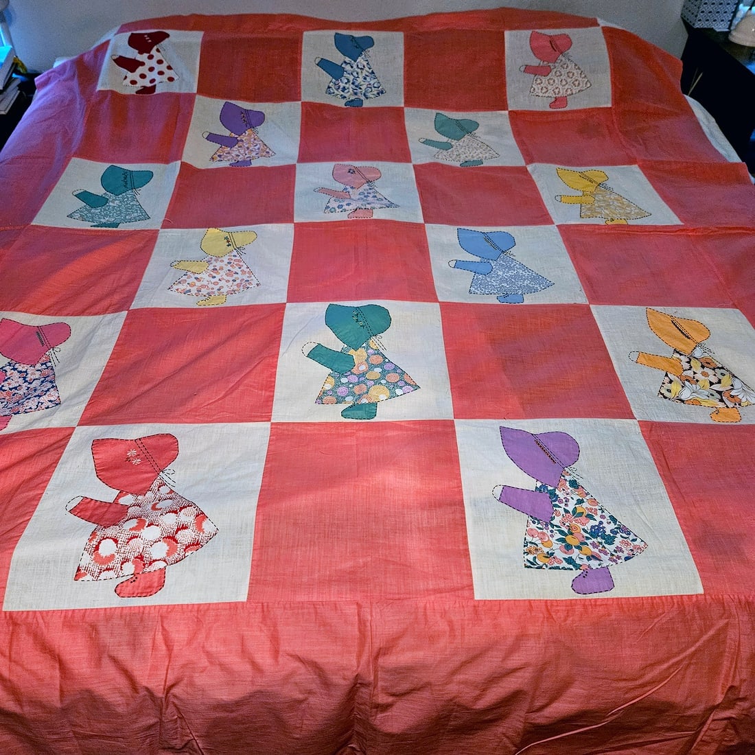 Vintage Sunbonnet Sue Full Quilt: Title: Vintage Sunbonnet Sue Full Quilt Description: Vintage Sunbonnet Sue Full Quilt Measures approx. ” All the sewing and embroidery is complete. Just needs batting and backing. Vintage handma