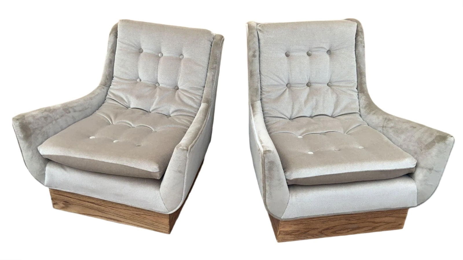 Mid Century Modern Milo Baughman Style Lounge Chairs in Mohair - Pair: Mid Century Modern Milo Baughman Style Lounge Chairs in Mohair - Pair These chairs were newly reupholstered in mohair on custom wood bases. Circa Mid 20th Century Dimensions: Chair 1 W 30.5” H 2