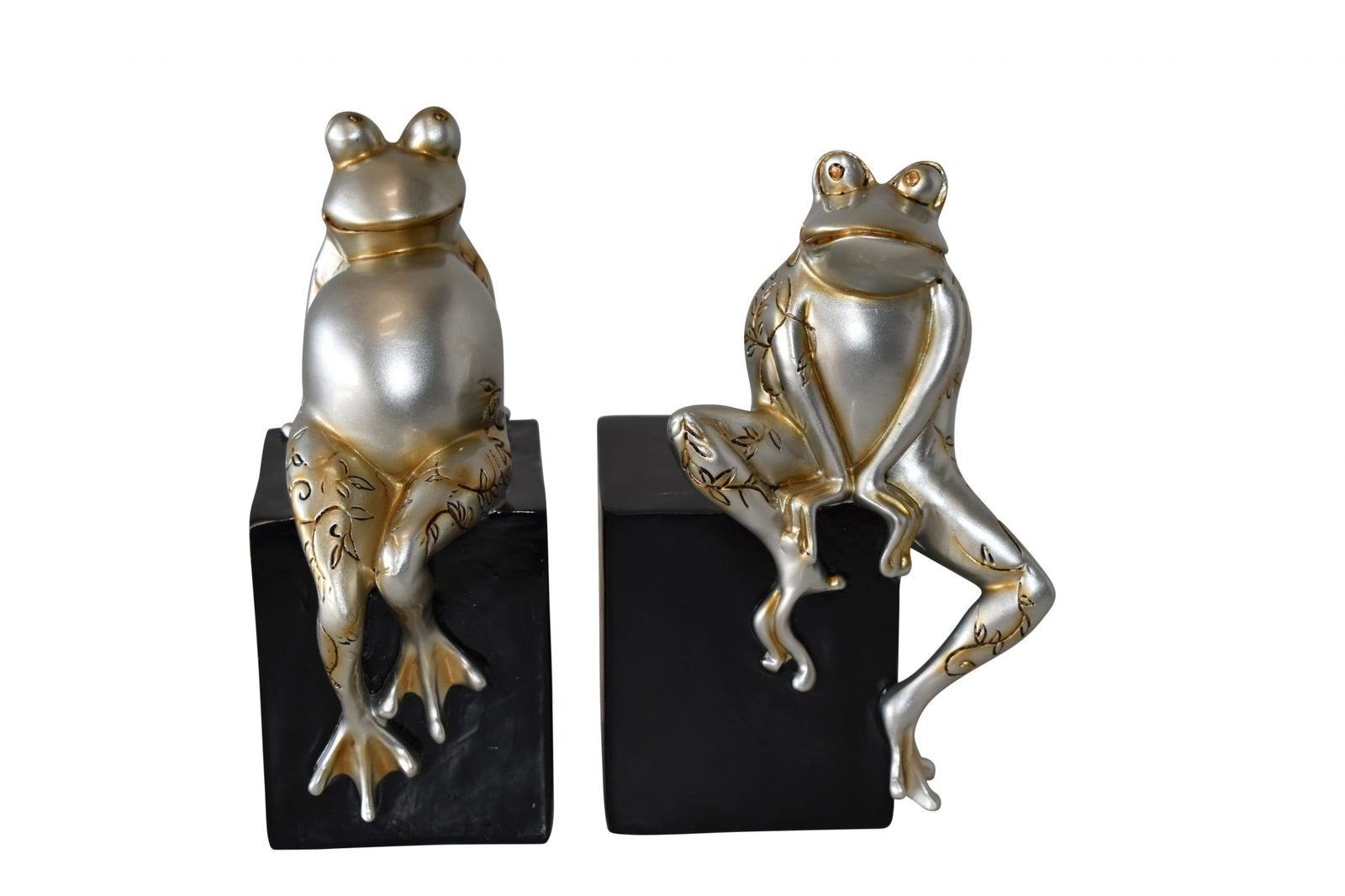 Pair of Happy Frogs Sitting on a Cube Resin Statue Size: 6" x 4" x 9"H: Title:Pair of Happy Frogs Sitting on a Cube Resin Statue Size: 6" x 4" x 9"H Description:Pair of Happy Frogs Sitting on a Cube Resin Statue Size: 6" x 4" x 9"H Details:SKU: PairofHappyFrogsSittingonaC