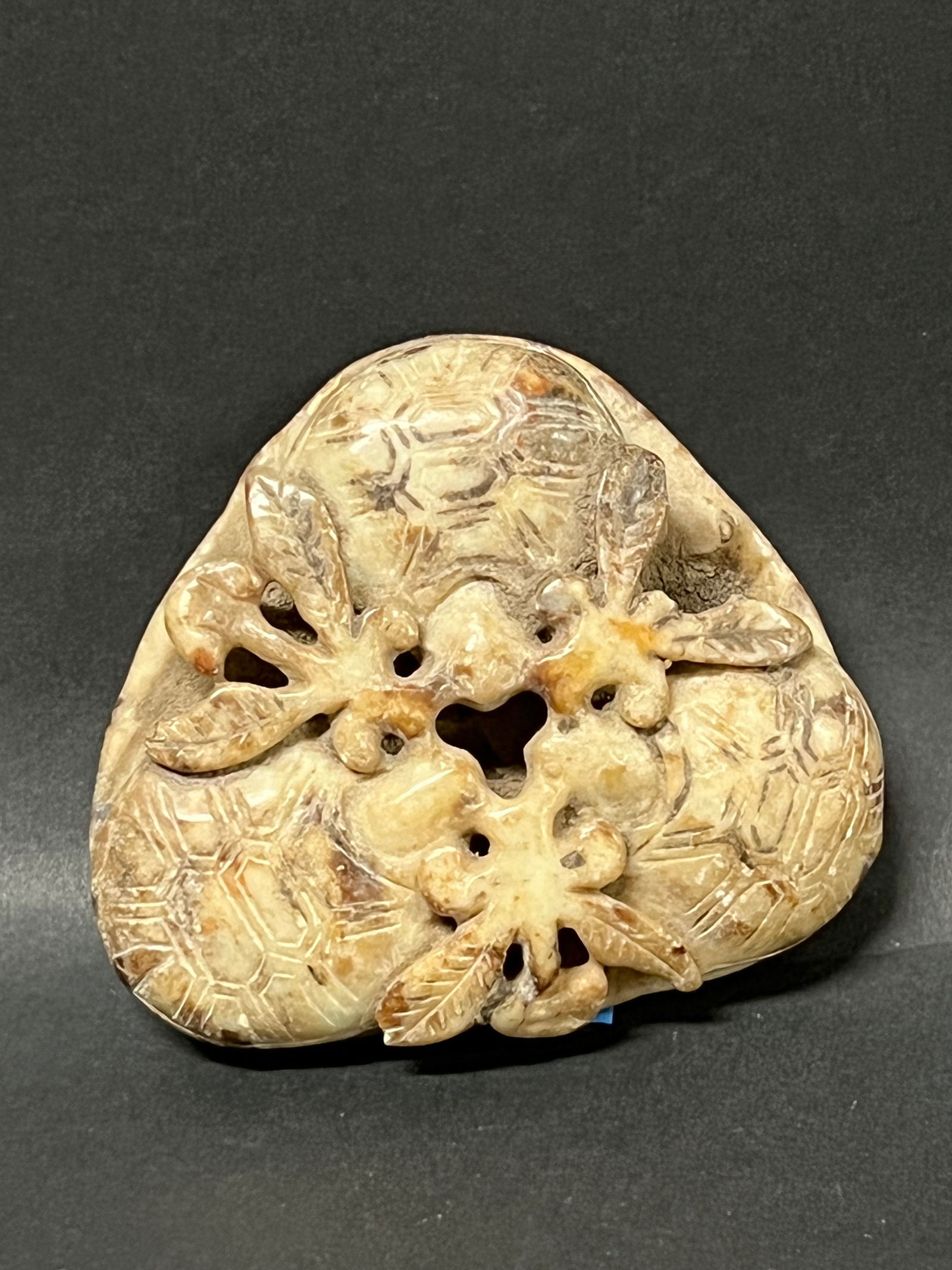 Late 20th Century Chinese Carved Jade Sculpture: Title: Late 20th Century Chinese Carved Jade Sculpture Date/Period: Late 20th Century Description: Chinese Art Carved Jade Sculpture Materials: Jadeite Size: 3" h x 3" w Reserve: $40.00 Shipping: Dom