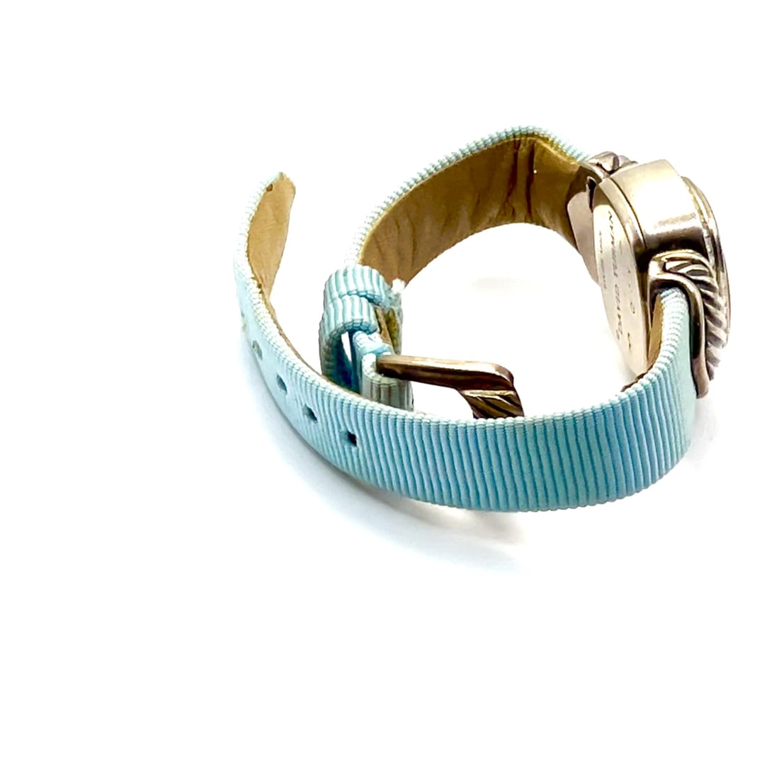 Authentic! David Yurman DY Silver 925 Diamond Thoroughbred Silk Ladies Watch: Authentic! David Yurman DY Silver 925 Diamond Thoroughbred Silk Ladies Watch About This Piece: Works great, fully functional. Materials: Sterling Silver/18k Case Leather Silk Band Case Dimensions: 21m