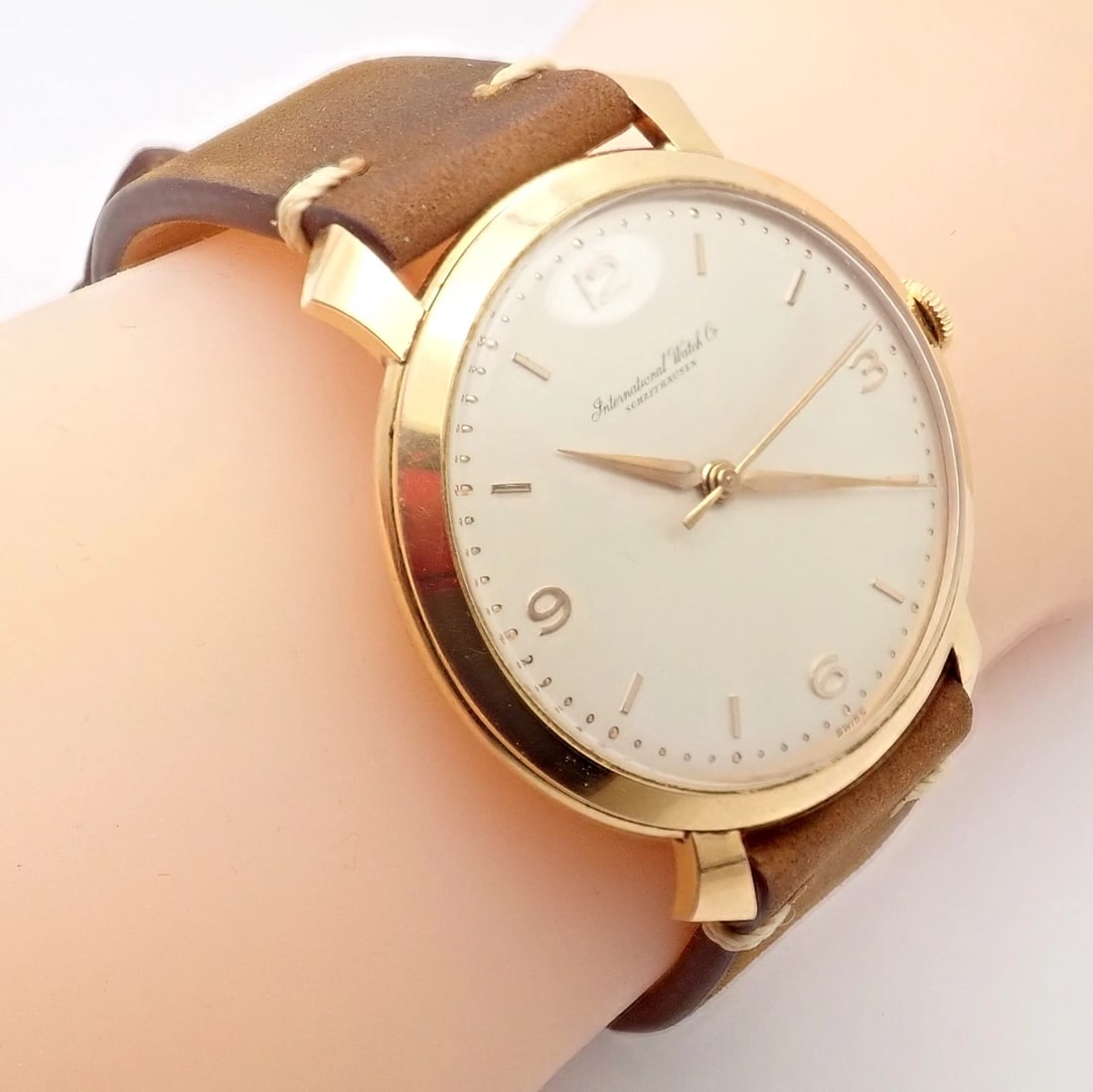 Authentic! IWC Schaffhausen International Watch Co 18k Yellow Gold Manual Watch: Authentic! IWC Schaffhausen International Watch Co 18k Yellow Gold Manual Watch About This Piece: Brand Name Audemars Piguet Series Canope Gender Men's Case Material 18k Yellow Gold Dial Color White M