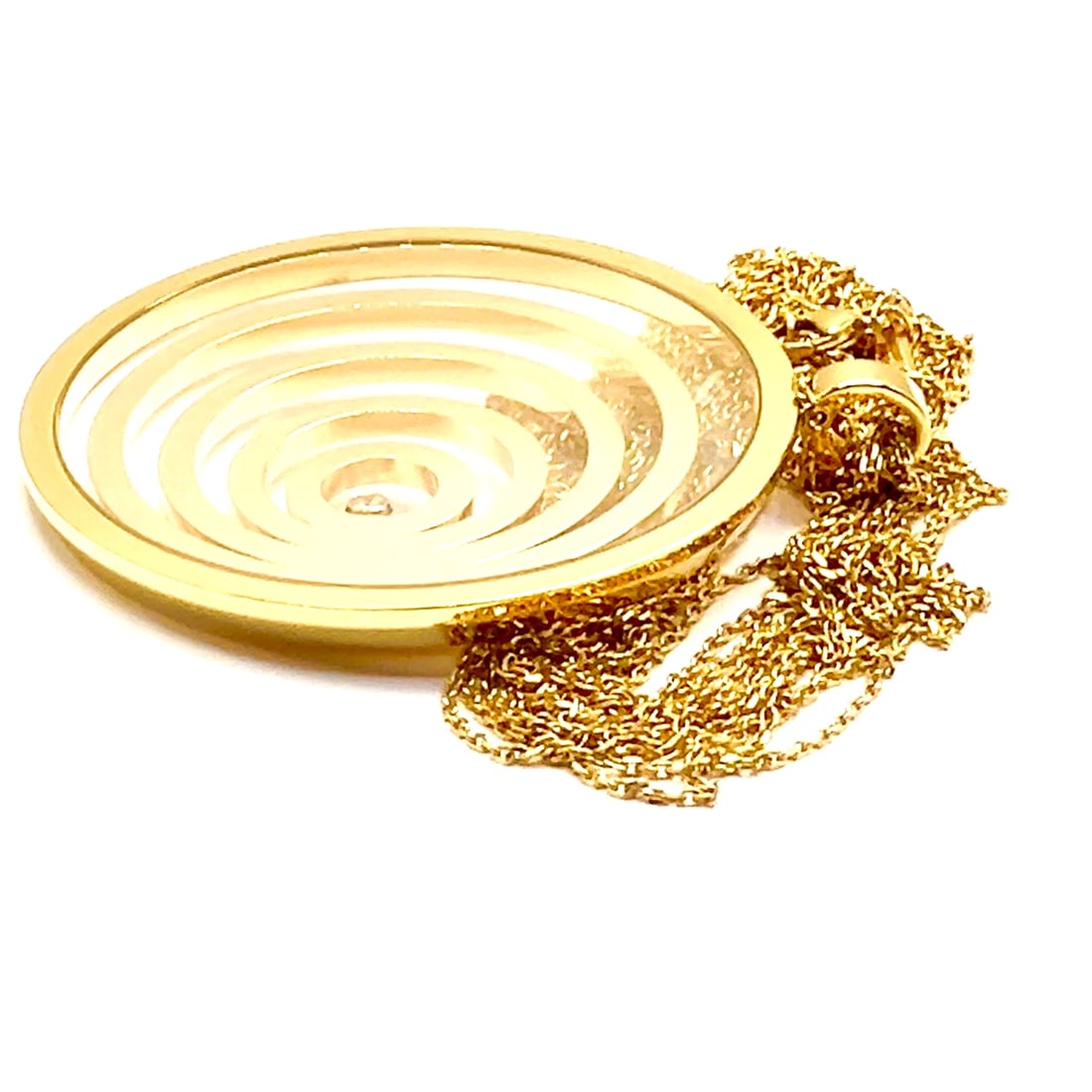 Chopard 18k Yellow Gold Extra Large Happy Spirit Diamond 5 Strand Necklace: Chopard 18k Yellow Gold Extra Large Happy Spirit Diamond 5 Strand Necklace About This Piece: The Chopard 18k Yellow Gold Extra Large Happy Spirit Diamond 5 Strand Necklace showcases a grand circle pen