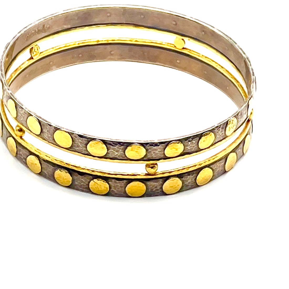 Authentic! Gurhan Deco 24k Yellow Gold Sterling Silver Bangle Bracelet Paper: Authentic! Gurhan Deco 24k Yellow Gold Sterling Silver Bangle Bracelet Paper About This Piece: Retail Price: $4,620 Metal: Sterling Silver 24k Yellow Gold Length: 7" Weight: Weight: 48 grams Width: