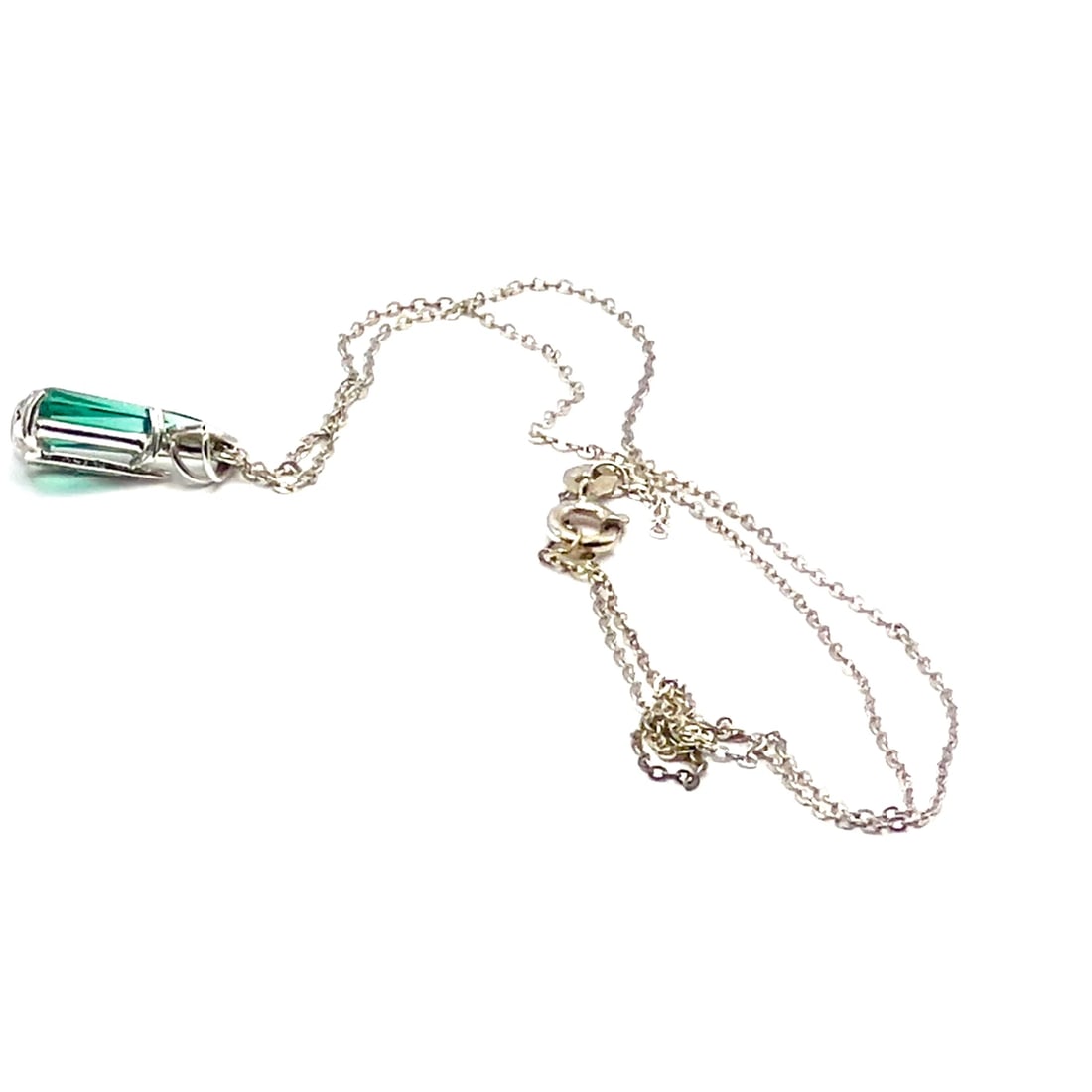 Rare! Authentic H. Stern 18k White Gold Diamond Blue Green Tourmaline Necklace: Rare! Authentic H. Stern 18k White Gold Diamond Blue Green Tourmaline Necklace About This Piece: Metal: 18k White Gold Length: 17" Stones: 1 round brilliant cut white diamonds total weight approximate