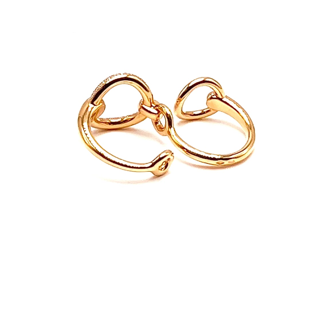 Authentic! Hermes 18k Rose Gold Diamond Filet d'Or Large Model Double Band Ring: Authentic! Hermes 18k Rose Gold Diamond Filet d'Or Large Model Double Band Ring About This Piece: Metal: 18k Rose Gold Size: European 49 US 4 3/4 Weight: Width: 8.8 grams 15mm Stones: 78 Brilliant Cut