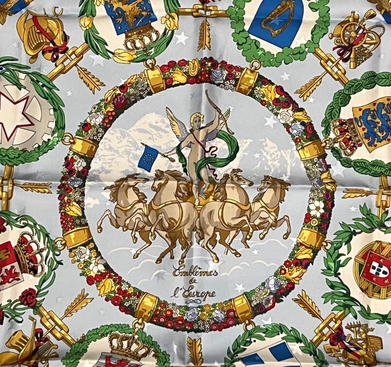 Authentic RARE! Hermes Emblemes De L'Europe Vintage 90cm Silk Scarf: Authentic RARE! Hermes Emblemes De L'Europe Vintage 90cm Silk Scarf About This Piece: Discover refined luxury with this Authentic RARE Hermes "Emblemes de l'Europe" vintage silk scarf, measuring 90cm.