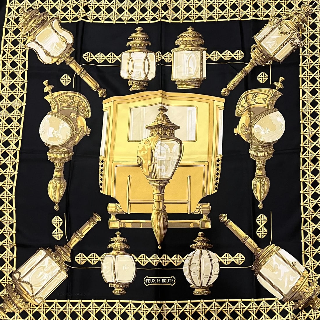 Authentic RARE! Hermes Feux de Route Vintage 90cm Silk Scarf: Authentic RARE! Hermes Feux de Route Vintage 90cm Silk Scarf Reserve: $500.00 Shipping: Domestic: Flat-rate of $35.00 to anywhere within the contiguous U.S. International: Foreign shipping rates are d